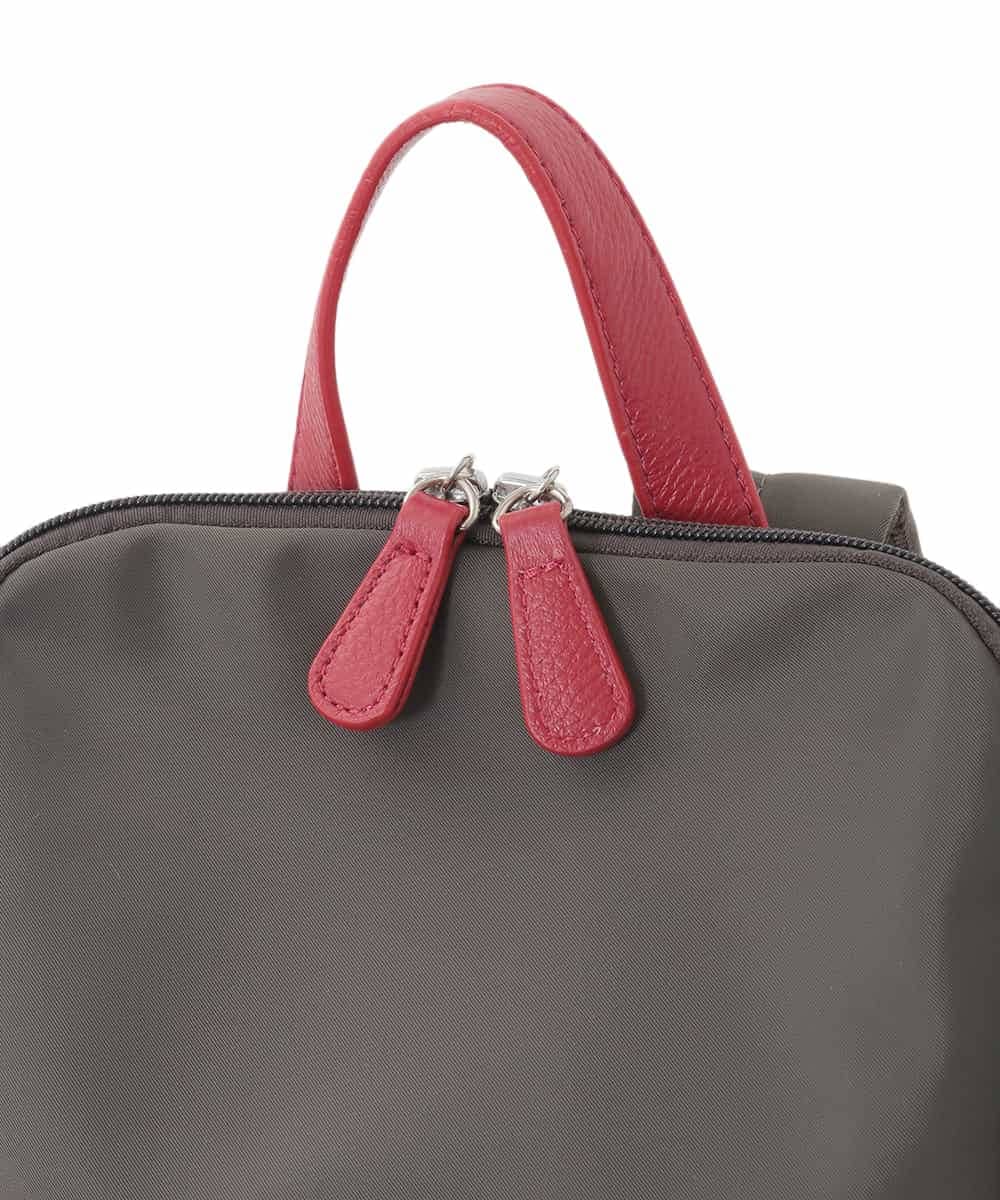 BKRAD96170 MK MICHEL KLEIN BAG(MK ミッシェルクラン バッグ) [撥水/A4収納可]スクエアデザインバックパック グレージュ×ベージュ