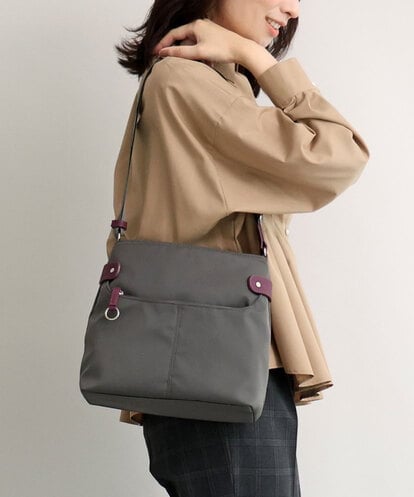 BKRAG90150 MK MICHEL KLEIN BAG [撥水/軽量]アクセントレザースクエアショルダーバッグ