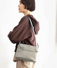 BKRAG91140 MK MICHEL KLEIN BAG(MK ミッシェルクラン バッグ) [撥水/軽量]アクセントレザーコンパクトショルダーバッグ ベージュ×グリーン