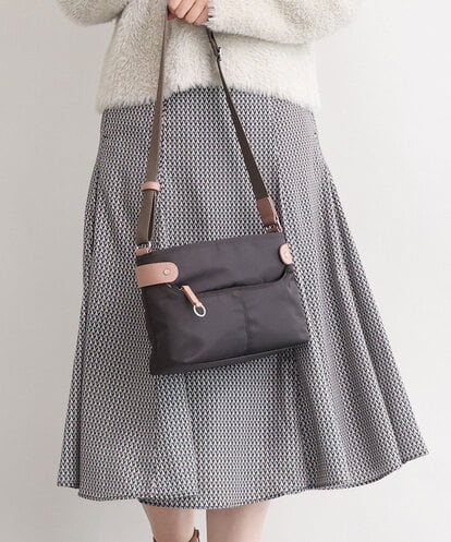 BKRAG91140 MK MICHEL KLEIN BAG [撥水/軽量]アクセントレザーコンパクトショルダーバッグ