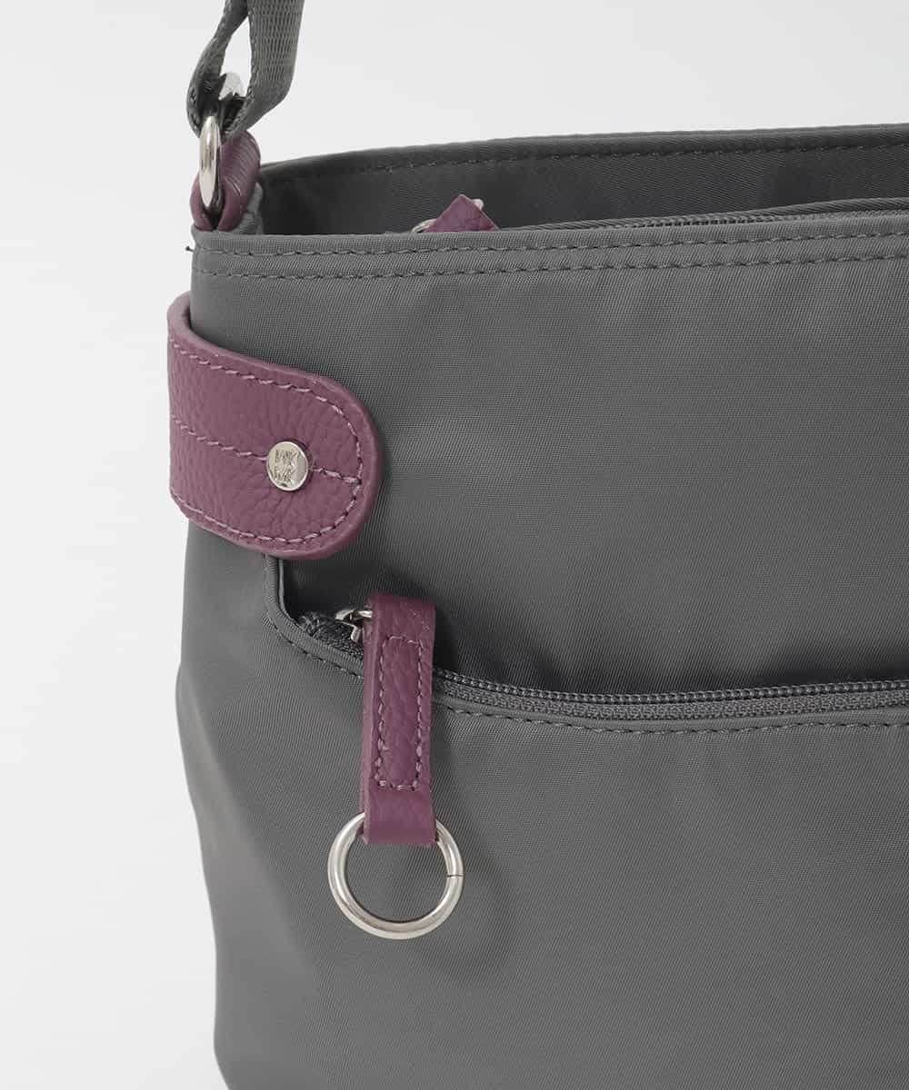 BKRAG91140 MK MICHEL KLEIN BAG(MK ミッシェルクラン バッグ) [撥水/軽量]アクセントレザーコンパクトショルダーバッグ ベージュ×グリーン