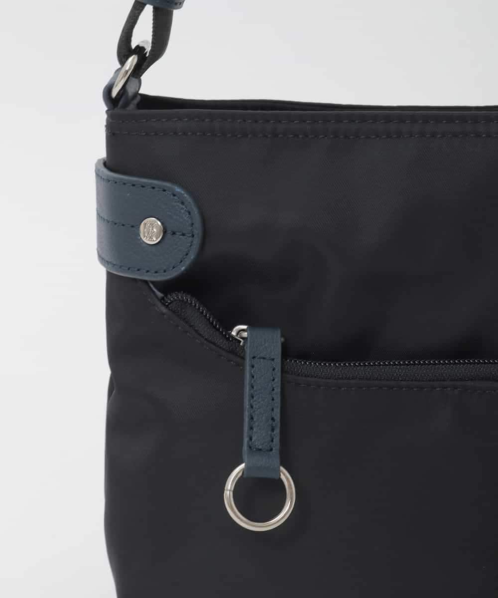 BKRAG91140 MK MICHEL KLEIN BAG(MK ミッシェルクラン バッグ) [撥水/軽量]アクセントレザーコンパクトショルダーバッグ ベージュ×グリーン