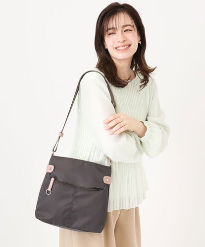 BKRGD90150 MK MICHEL KLEIN BAG [撥水/軽量]アクセントレザースクエアショルダーバッグ