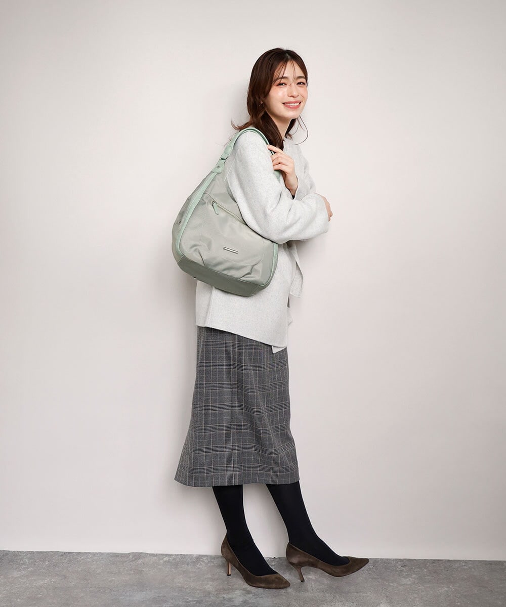BPRAG11150 MK MICHEL KLEIN BAG(MK ミッシェルクラン バッグ) [2WAY]異素材ジョイントラウンドナイロントート グレージュ×ライトグリーン