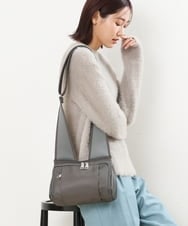 BPRAS01140 MK MICHEL KLEIN BAG(MK ミッシェルクラン バッグ) 【人間工学デザイン】コンパクトショルダーバッグ グレー