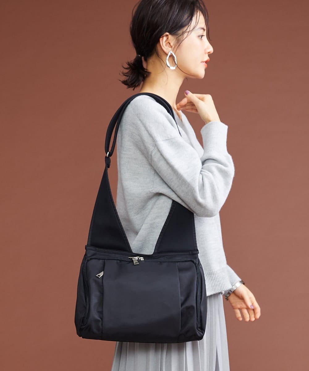 BPRAS02150 MK MICHEL KLEIN BAG(MK ミッシェルクラン バッグ) [人間工学デザイン]スポーティーショルダーバッグ ブラック