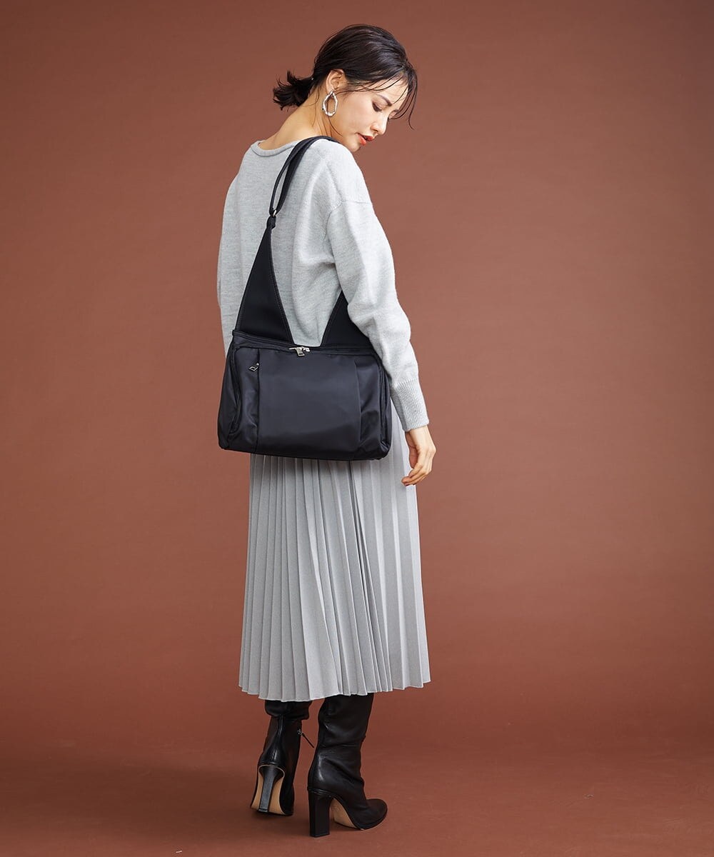 BPRAS02150 MK MICHEL KLEIN BAG(MK ミッシェルクラン バッグ) [人間工学デザイン]スポーティーショルダーバッグ ブラック