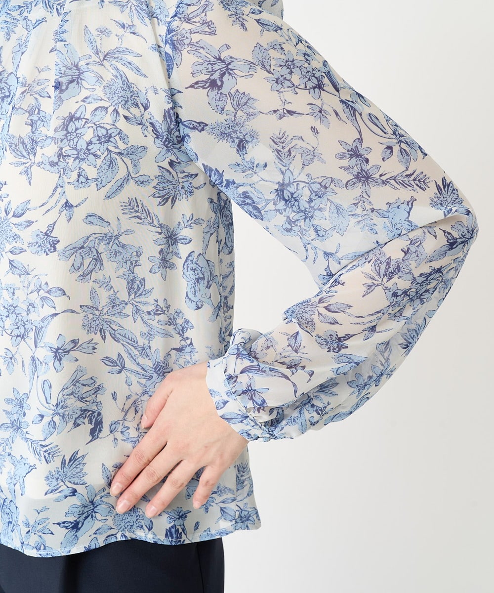 F1BFA07140 MK MICHEL KLEIN(小さいサイズ)(メゾン ドゥ サンク) 【小さいサイズ】花柄シフォンブラウス/洗える/セットアップ対応 アイボリー
