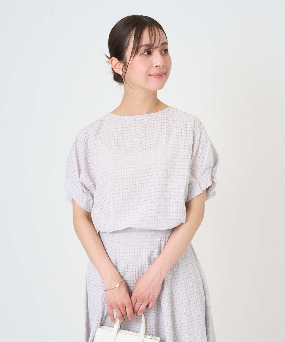 F1BGD45160 MK MICHEL KLEIN(小さいサイズ)(メゾン ドゥ サンク) 【小さいサイズ】[洗える]シアーチェック柄タックスリーブブラウス ライトグレー