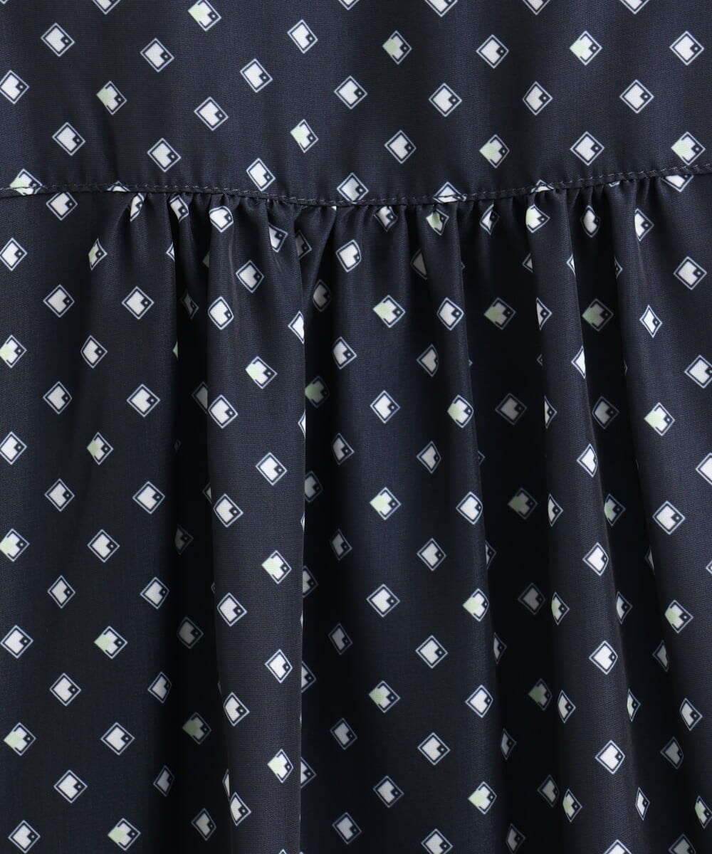 F1BGD51150 MK MICHEL KLEIN(小さいサイズ)(メゾン ドゥ サンク) 【小さいサイズ】[UVカット/接触冷感/洗濯機で洗える]フレアスリーブ幾何柄ブラウス ネイビー