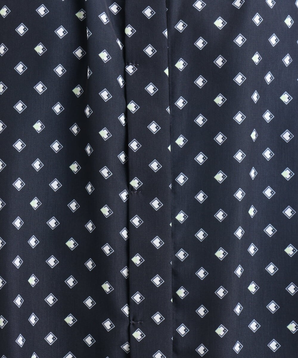 F1BGD51150 MK MICHEL KLEIN(小さいサイズ)(メゾン ドゥ サンク) 【小さいサイズ】[UVカット/接触冷感/洗濯機で洗える]フレアスリーブ幾何柄ブラウス ネイビー