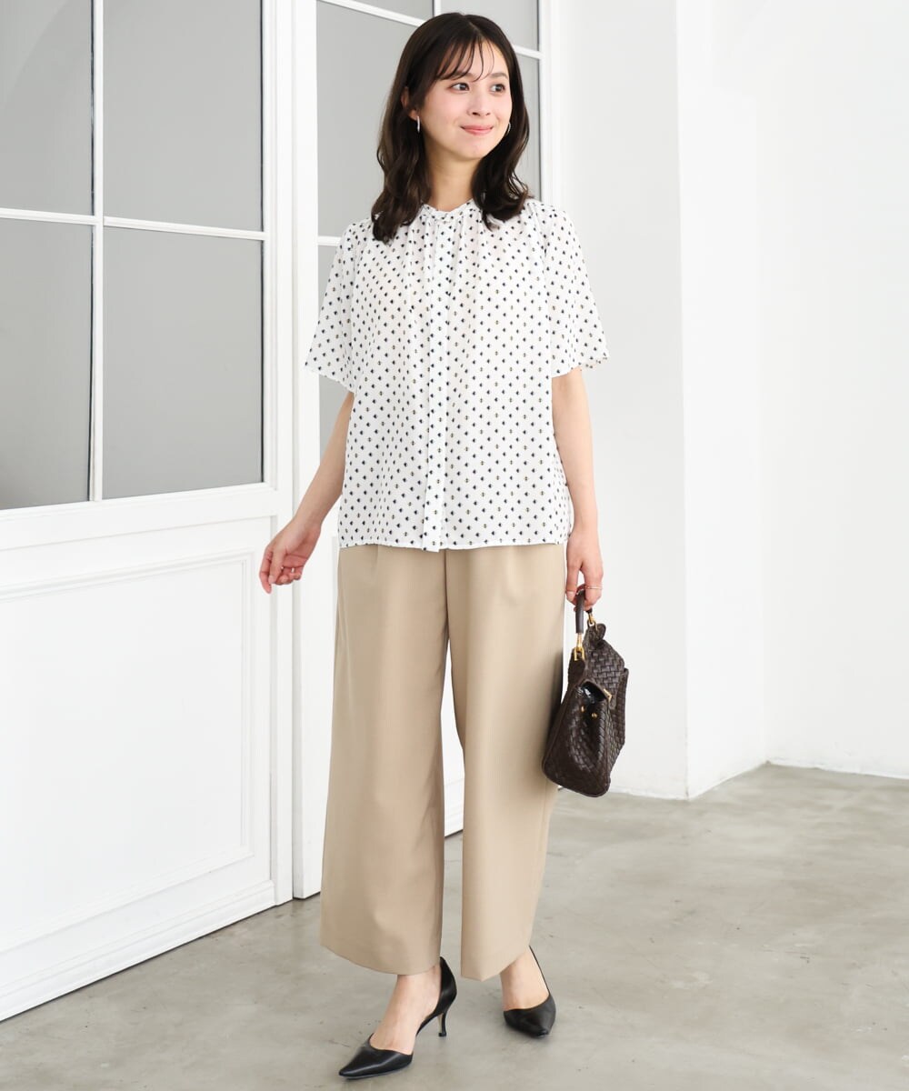F1BGD51150 MK MICHEL KLEIN(小さいサイズ)(メゾン ドゥ サンク) 【小さいサイズ】[UVカット/接触冷感/洗濯機で洗える]フレアスリーブ幾何柄ブラウス ネイビー