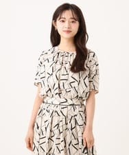 F1BHD68140 MK MICHEL KLEIN(小さいサイズ)(メゾン ドゥ サンク) 【小さいサイズ】[接触冷感/洗える]アートプリントブラウス ブラウン