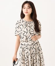 F1BHD68140 MK MICHEL KLEIN(小さいサイズ)(メゾン ドゥ サンク) 【小さいサイズ】[接触冷感/洗える]アートプリントブラウス ブラウン