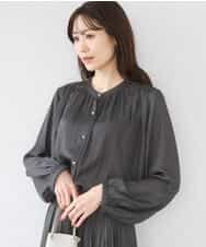 FKBGD35140 MK MICHEL KLEIN(MK ミッシェルクラン) [瞬美シリーズ/UVカット/接触冷感/洗える]バンドカラーサテンブラウス ベージュ