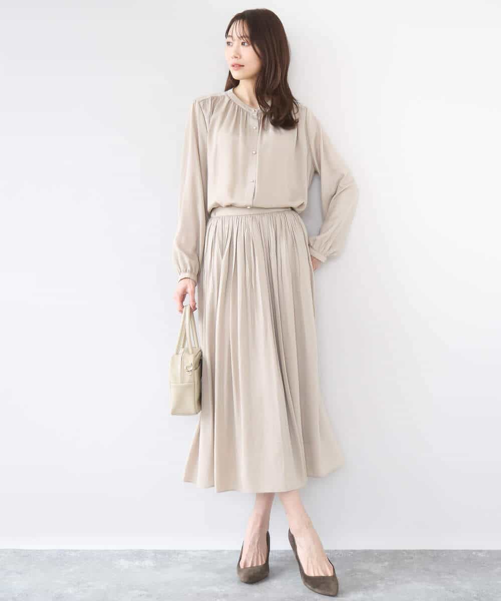 FKBGD35140 MK MICHEL KLEIN(MK ミッシェルクラン) [瞬美シリーズ/UVカット/接触冷感/洗える]バンドカラーサテンブラウス ベージュ