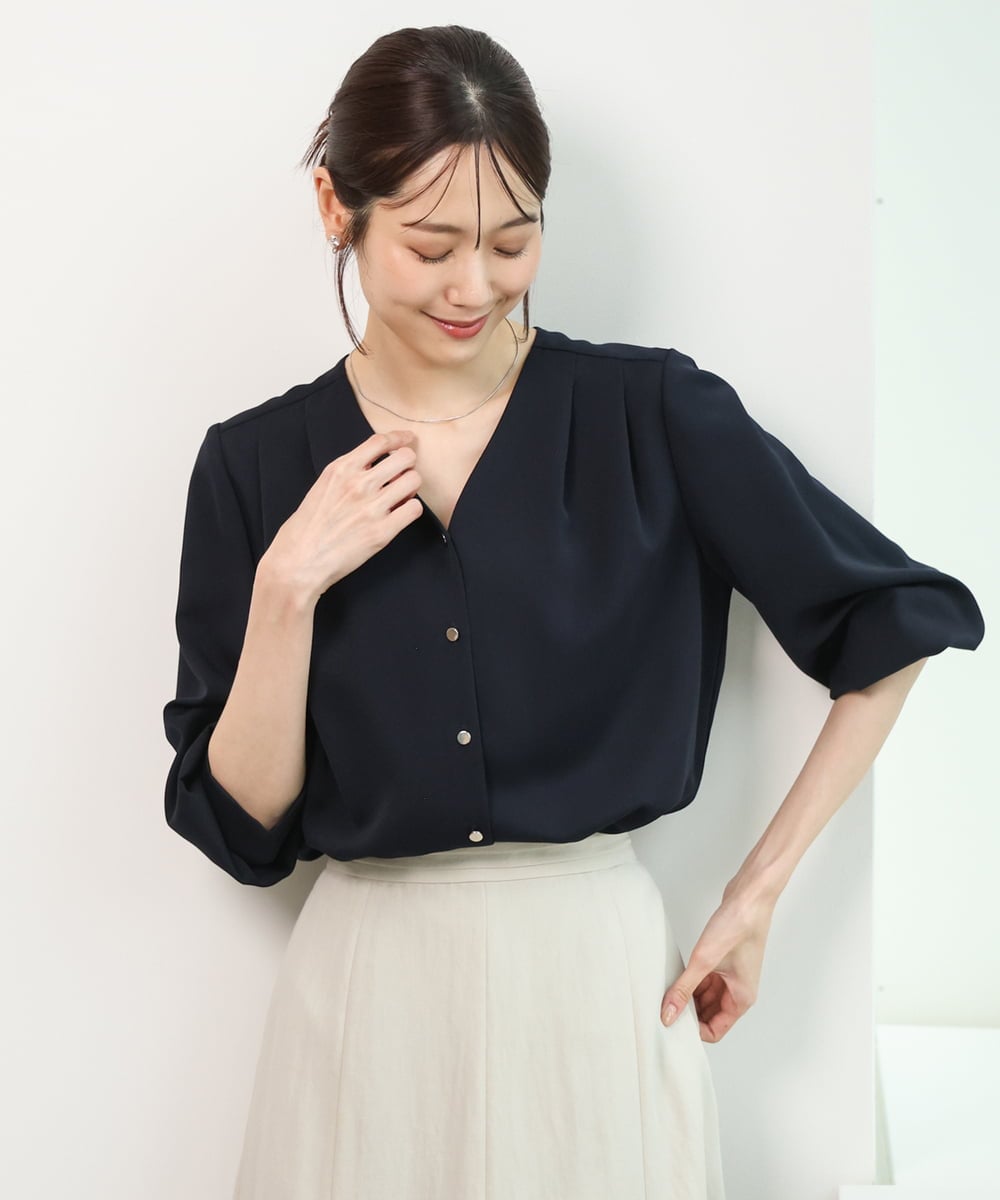 FKBGD46140 MK MICHEL KLEIN(MK ミッシェルクラン) [洗える]Vネックサテンブラウス ネイビー