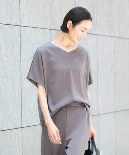 FMBHD02170 MICHEL KLEIN [セットアップ対応]Vネックサテンオーバーブラウス