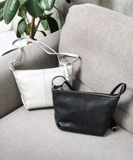 FR5GD01130 MK MICHEL KLEIN(MK ミッシェルクラン) シュリングレザー台形ショルダーバッグ ブラック