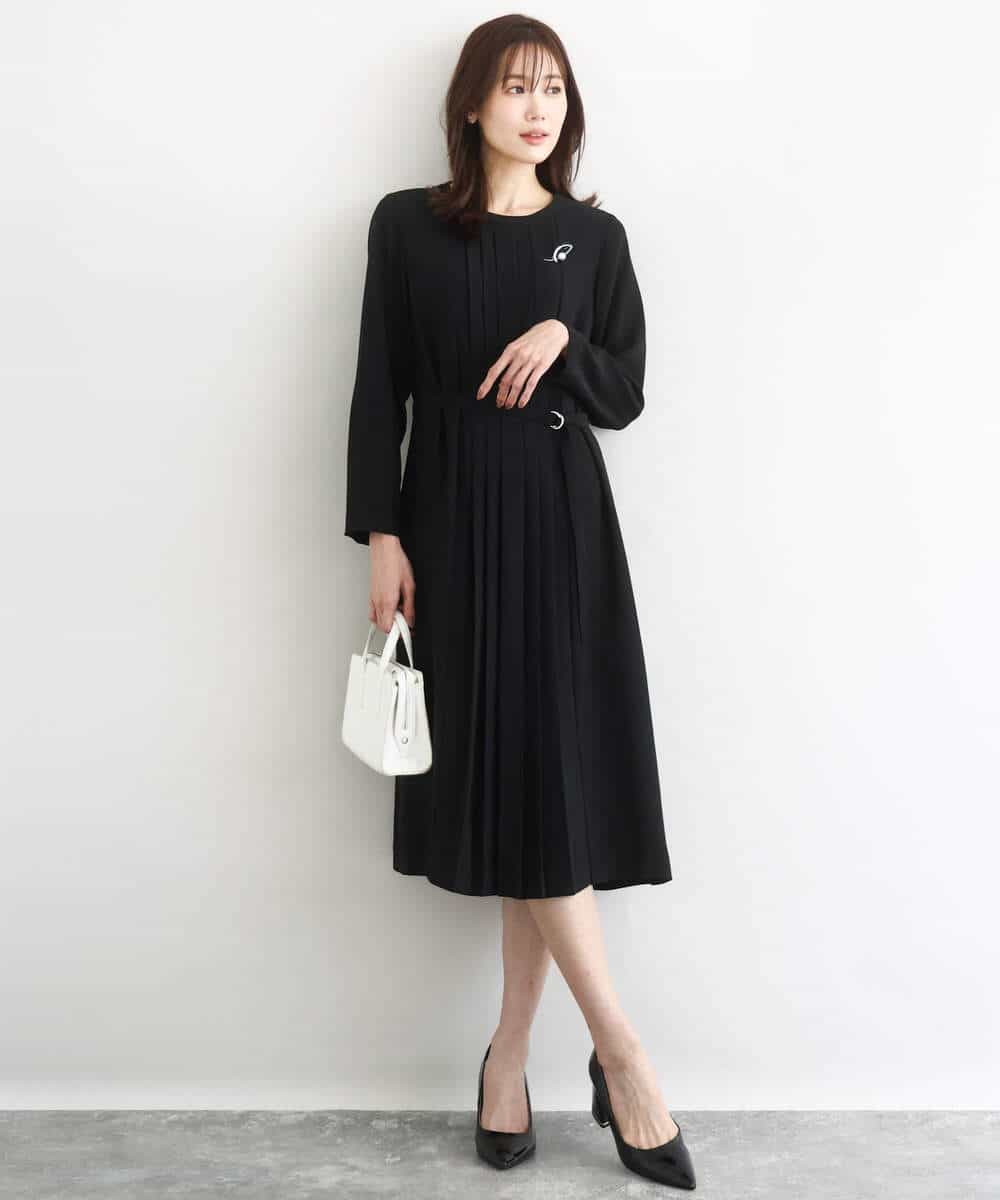 FUEDD03230 MK MICHEL KLEIN(MK ミッシェルクラン) [洗える]サテンジョーゼット プリーツワンピース ライトグレー