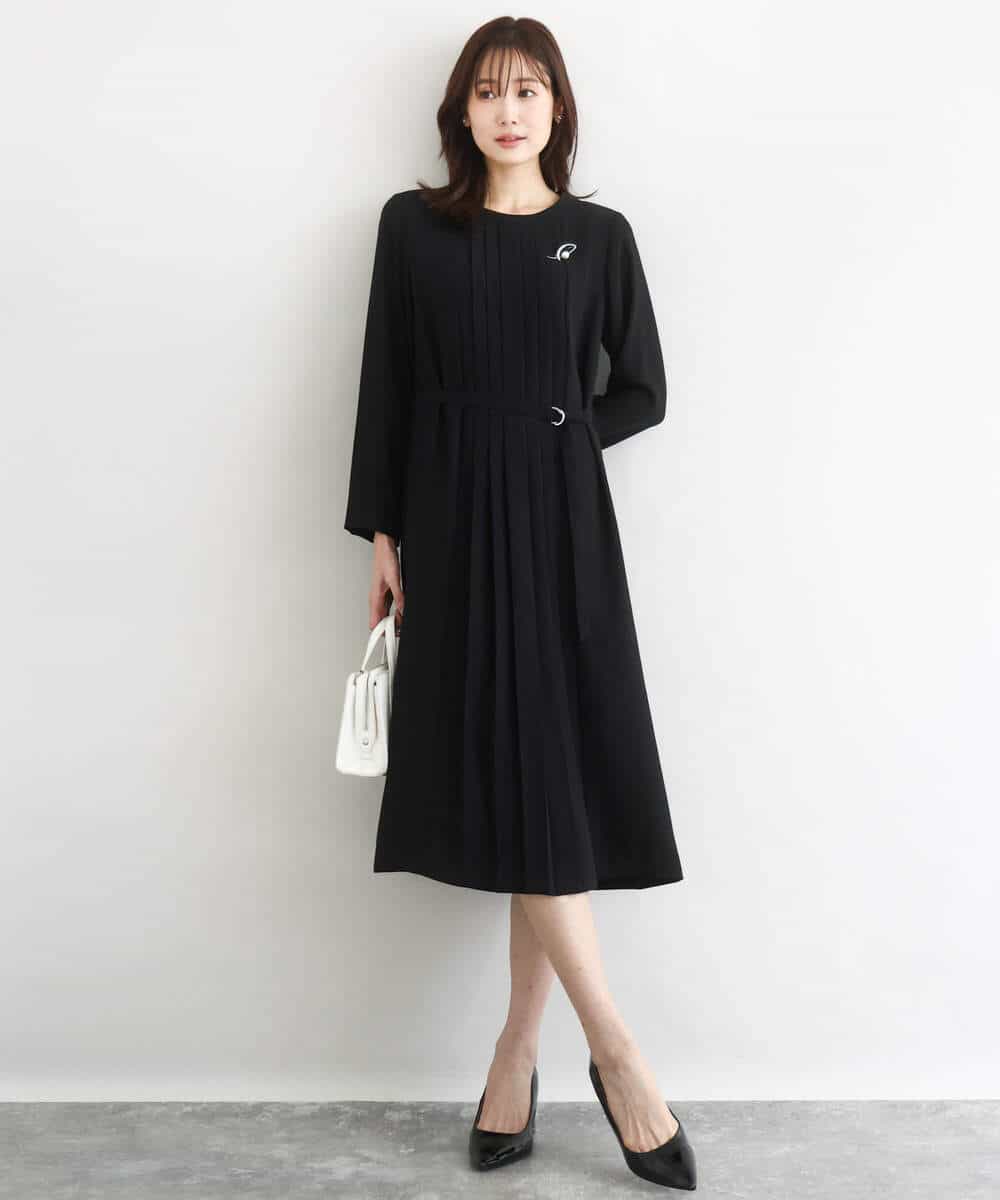 FUEDD03230 MK MICHEL KLEIN(MK ミッシェルクラン) [洗える]サテンジョーゼット プリーツワンピース ライトグレー