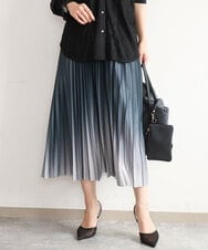 FUHJD33150 MK MICHEL KLEIN(MK ミッシェルクラン) [洗える]グラデーションデザインニットプリーツスカート ブルーグレー（無地）