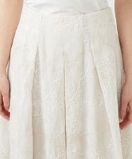 GBHGF04500 Sybilla(シビラ) ローズコード刺繍スカート アイボリー系