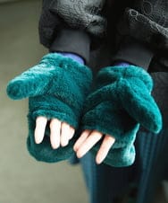 GGTAD31090 Jocomomola(ホコモモラ) フラワー刺繍フェイクファーミトン グリーン