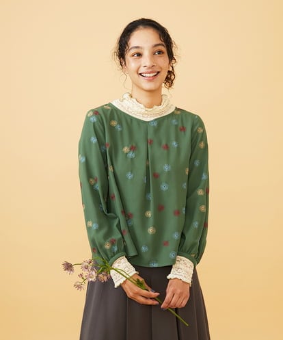 GJBAD50240  Estrella ハートネックフラワー刺繍ブラウス