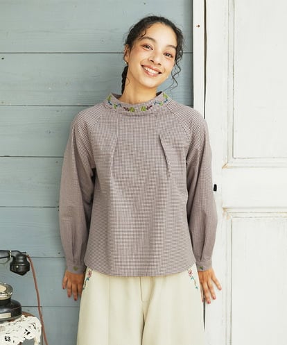 GJBCD33200  【2WAY】Flor pequena チェックフラワー刺繍ブラウス