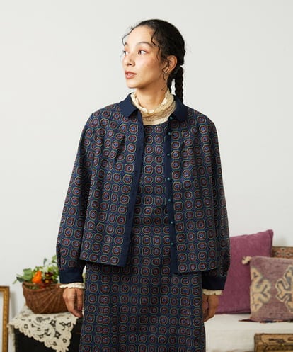 GJBCD50250  Escudos 幾何調総刺繍ブラウス［オケージョン/セレモニー］