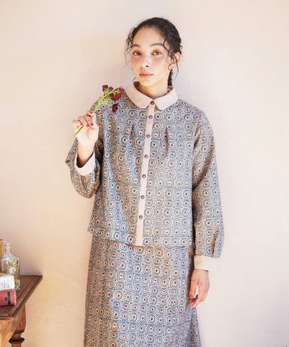 GJBCD50250  Escudos 幾何調総刺繍ブラウス［オケージョン/セレモニー］