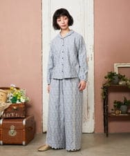 GJBDE41240 Jocomomola(ホコモモラ) フラワースカラップ総刺繍ブラウス ライトブルー