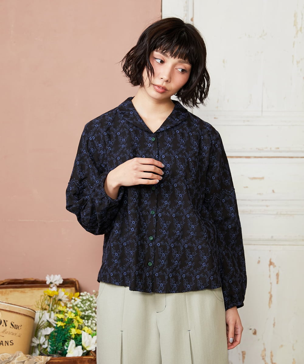 GJBDE41240 Jocomomola(ホコモモラ) フラワースカラップ総刺繍ブラウス ブラック