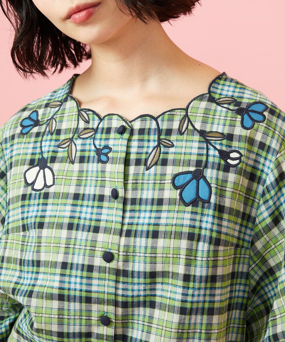 GJBGE02220 Jocomomola(ホコモモラ) Dulcinea チェックフラワースカラップ刺繍ブラウス グリーン×ブルー