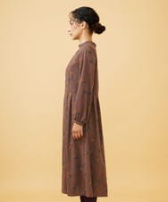 GJEAD50350 Jocomomola(ホコモモラ) Estrella ハイネックフラワー刺繍ワンピース ブラウン