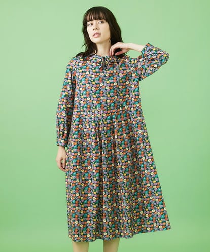 GJECA01300  Azul oceano フラワープリントワンピース