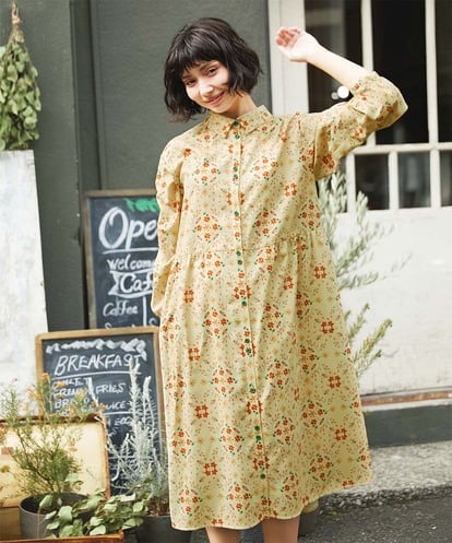 GJEDE38300  Palomas y flores プリントシャツワンピース