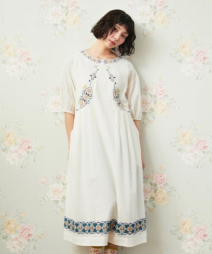 GJEGE41280  Cruzar フラワーインド刺繍ワンピース