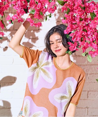 GJFHD01200  Flores de verano フラワージャカードニットプルオーバー