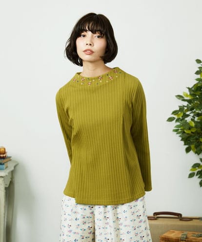 GJKDD34140  【2WAY】Tierras de cuitivo フラワー刺繍カットソー