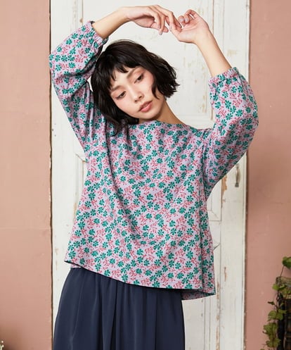 GJKDE36180  Los molinos de vient フラワープリントカットソー