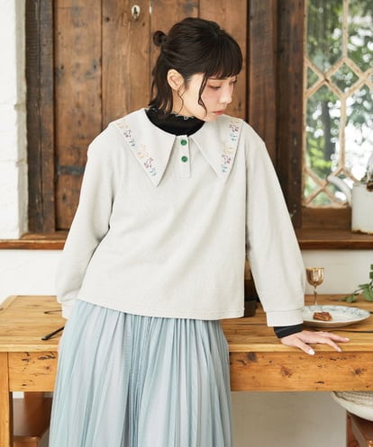 GJKFD02200  Aventura セーラーカラーアニマル刺繍入りカットソー