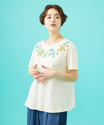 GJKGB45100  Planta フラワープリントTシャツ
