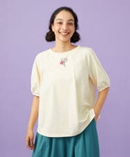 GJKGD01180 Jocomomola(ホコモモラ) 【接触冷感/2WAY】T/C天竺 フラワープリントTシャツ アイボリー