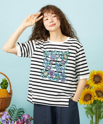 GJKHD02180 Jocomomola 【接触冷感】Verano en La Mancha フラワープリントボーダーTシャツ