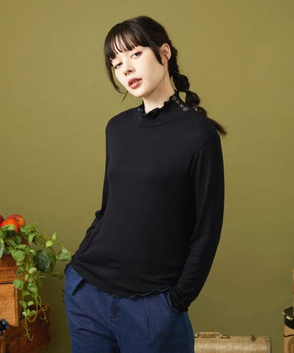 GJKLA32110  レーヨンベアフライス フラワーモチーフハイネックカットソー