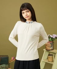 GJKLD32120 Jocomomola(ホコモモラ) レーヨンベアフライス フラワー刺繍ハイネックカットソー アイボリー