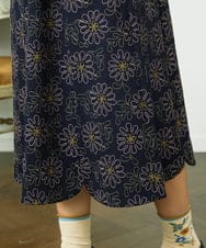 GJPDD30300 Jocomomola(ホコモモラ) Crisantemo curvo フラワー総刺繍ワンピース ネイビー