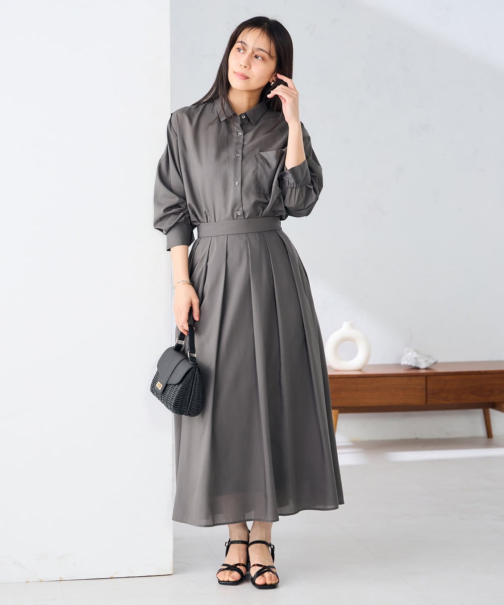 K2BGD15044 a.v.v(アー・ヴェ・ヴェ) バックタックシアーシャツ【接触冷感/イージーケア】 レッド